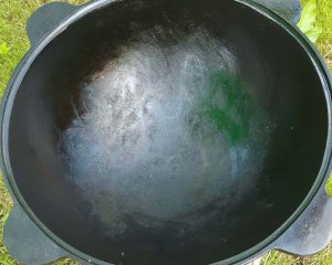 Проверка поверхности казана Поверхность неидельная