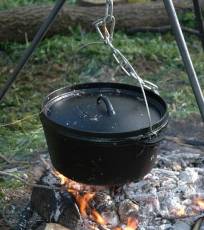 Казан чавунний походний Біол 12 л з кришко..