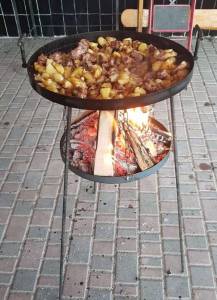 Сковорода из диска бороны 60 см. с подставкой для костра