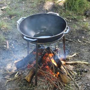 Казан чугунный татарский Brizoll 12 л. с треногой