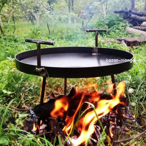 Прокаливаем сковороду из диска бороны